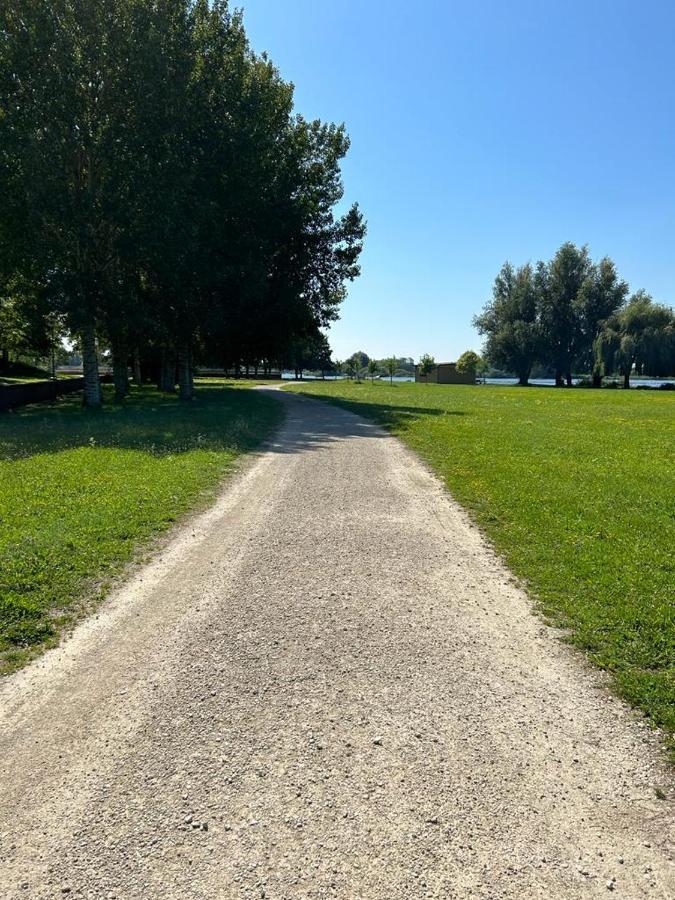 L'Oree Des Lacs, Maison De Village Tout Confort Radonvilliers Extérieur photo